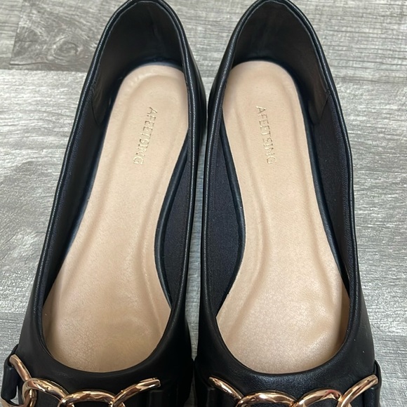 AFEETSING Black W/ Chain Link Flats - Picture 8 of 15